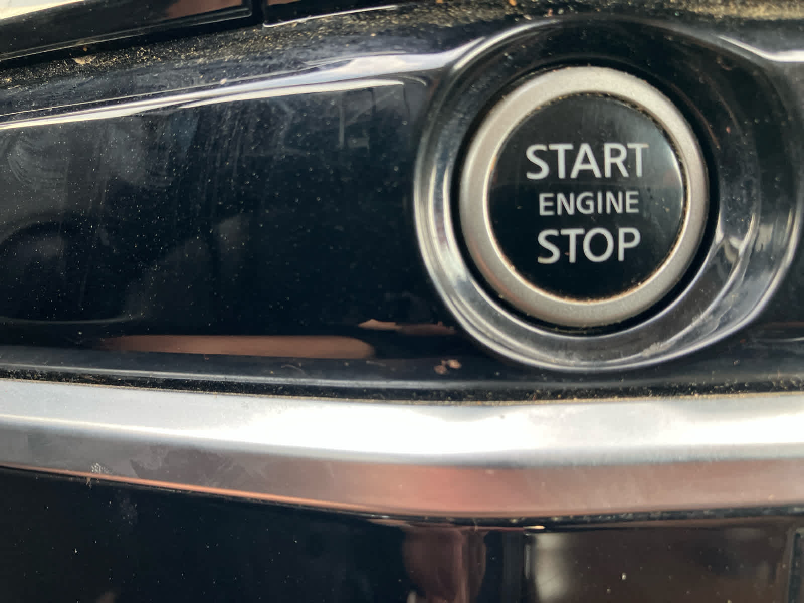 2023 Nissan Pathfinder photo 26 of 39