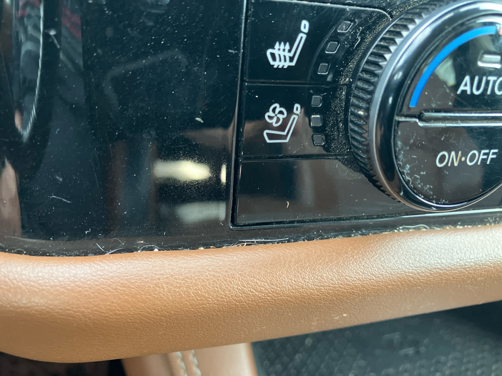 2023 Nissan Pathfinder photo 28 of 39
