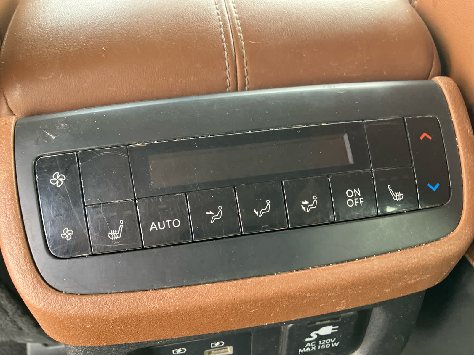 2023 Nissan Pathfinder photo 36 of 39