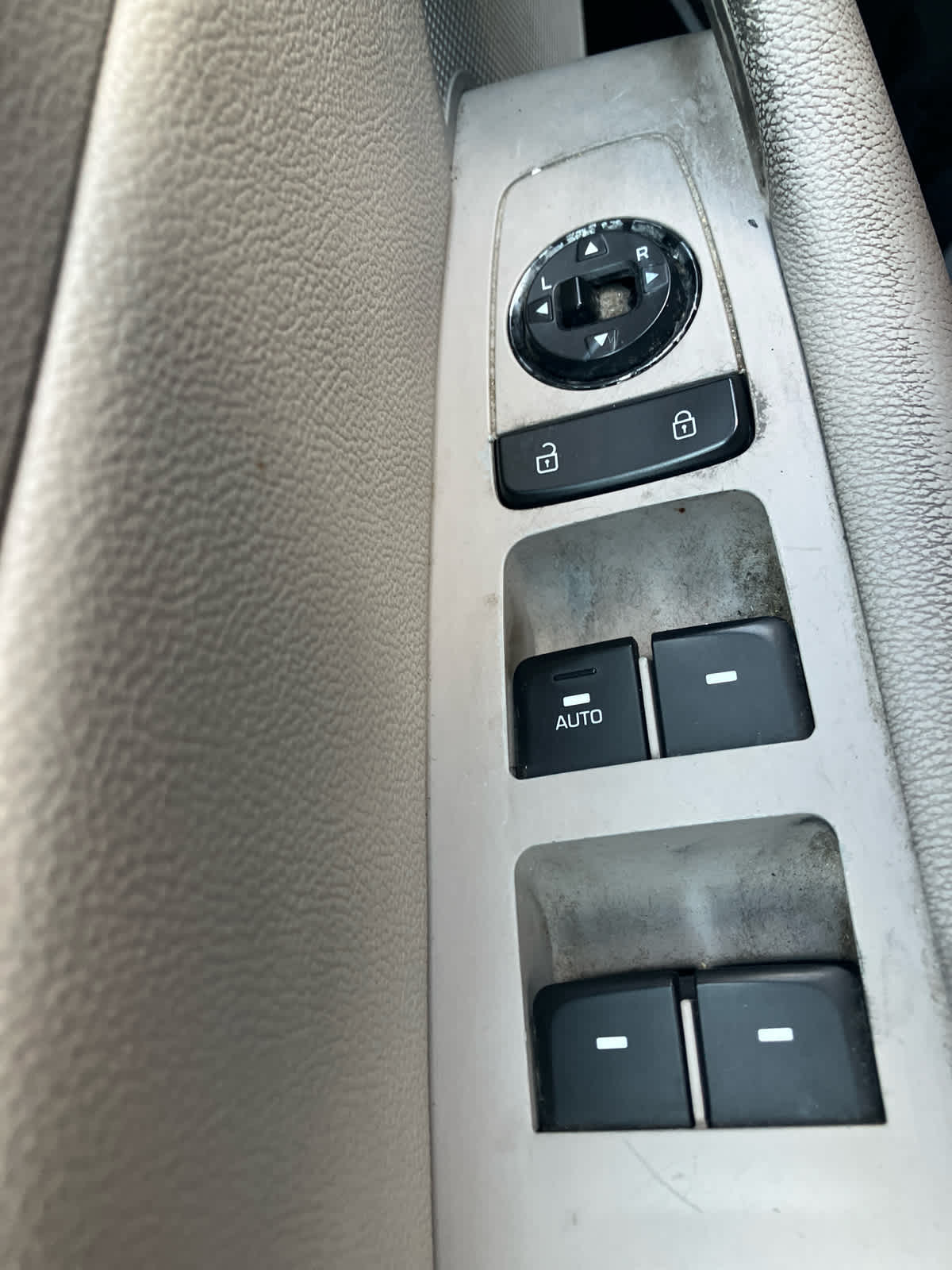2015 Hyundai Sonata photo 10 of 22