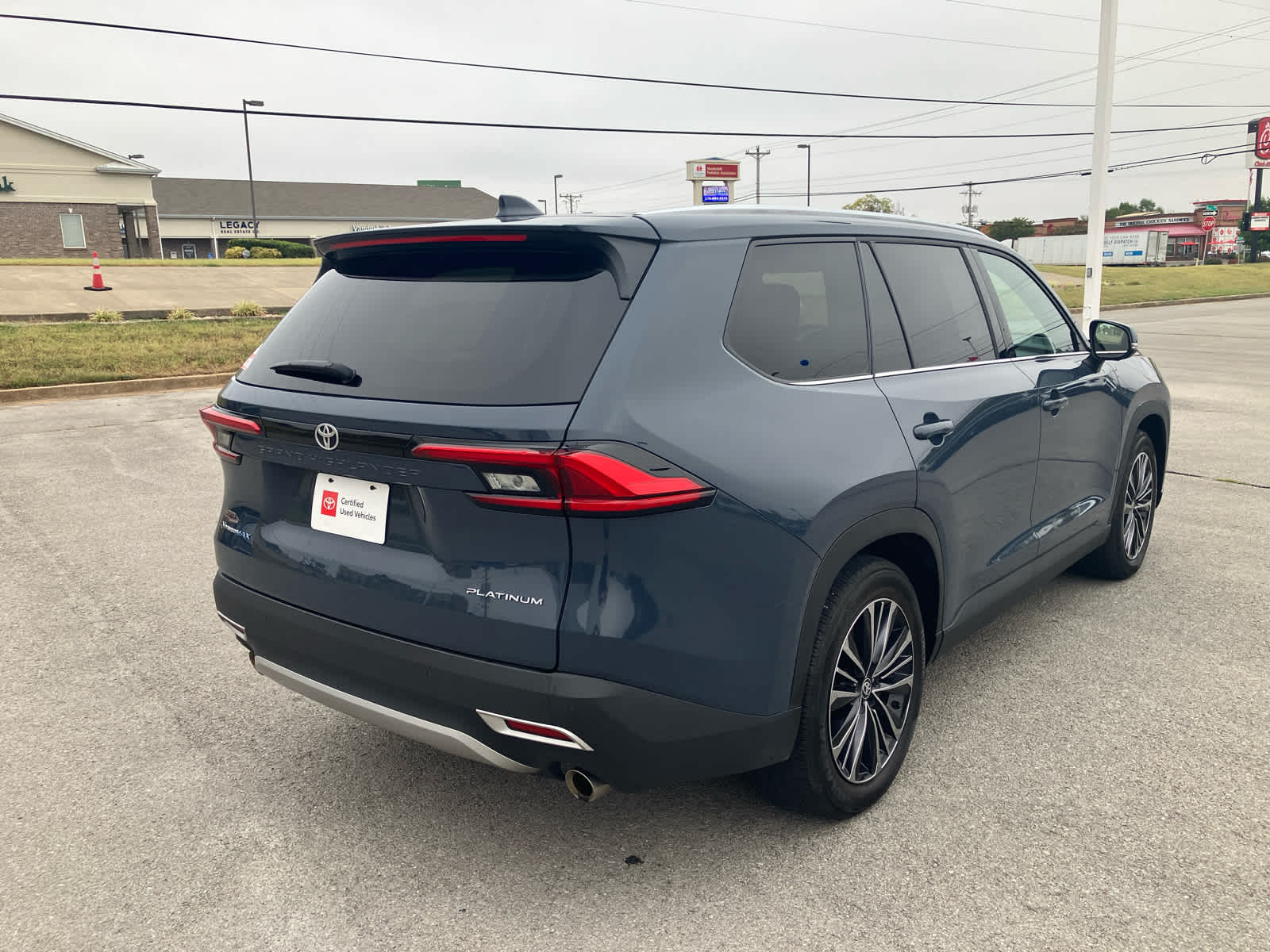 2024 Toyota Grand Highlander photo 8 of 43