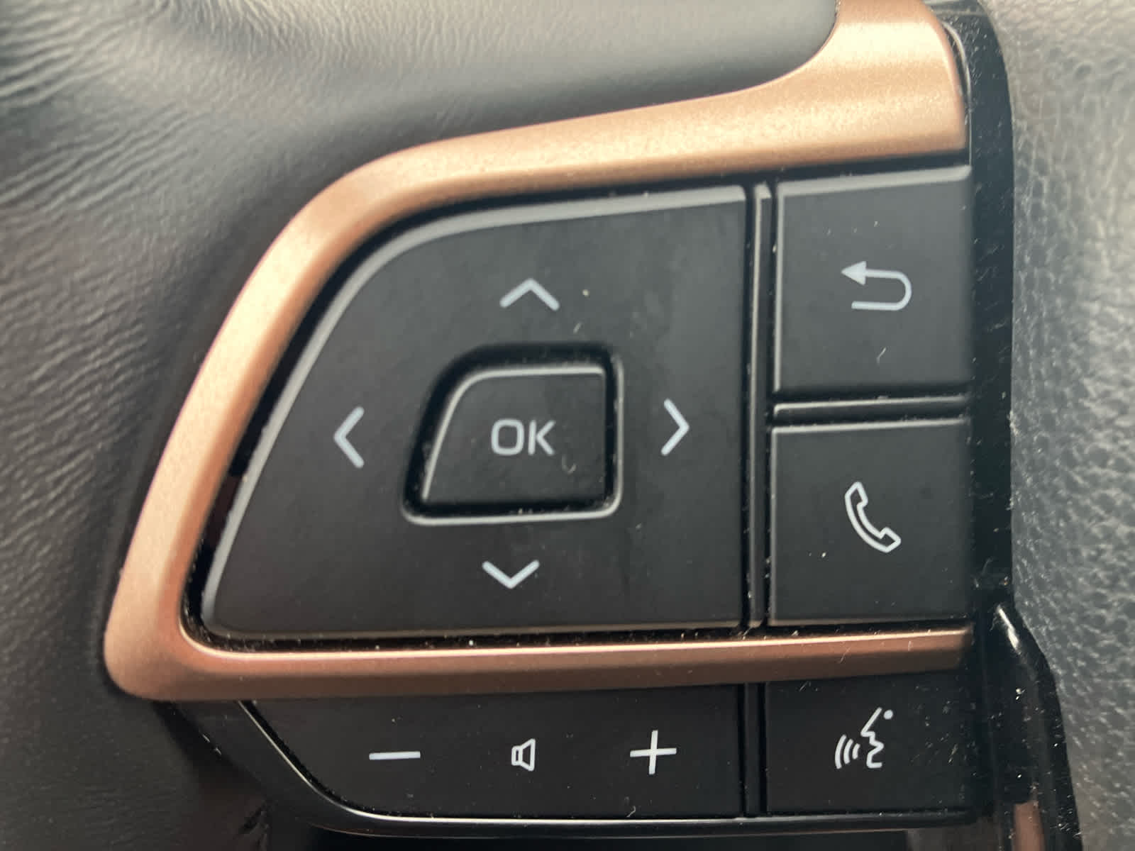 2024 Toyota Grand Highlander photo 20 of 43