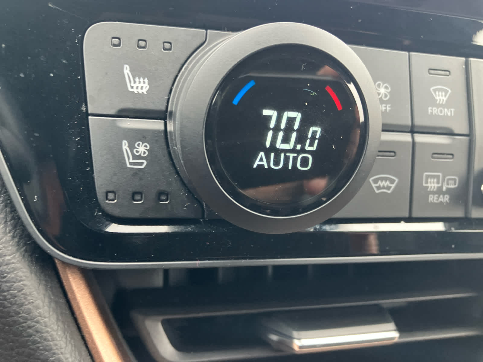 2024 Toyota Grand Highlander photo 32 of 43