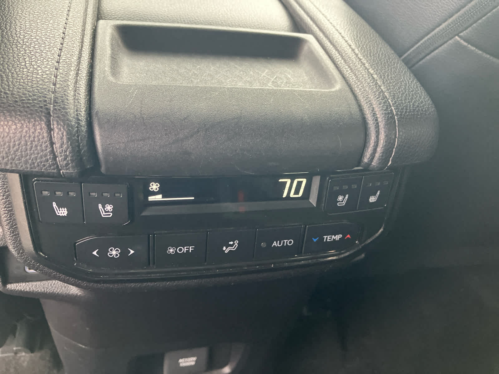 2024 Toyota Grand Highlander photo 41 of 43