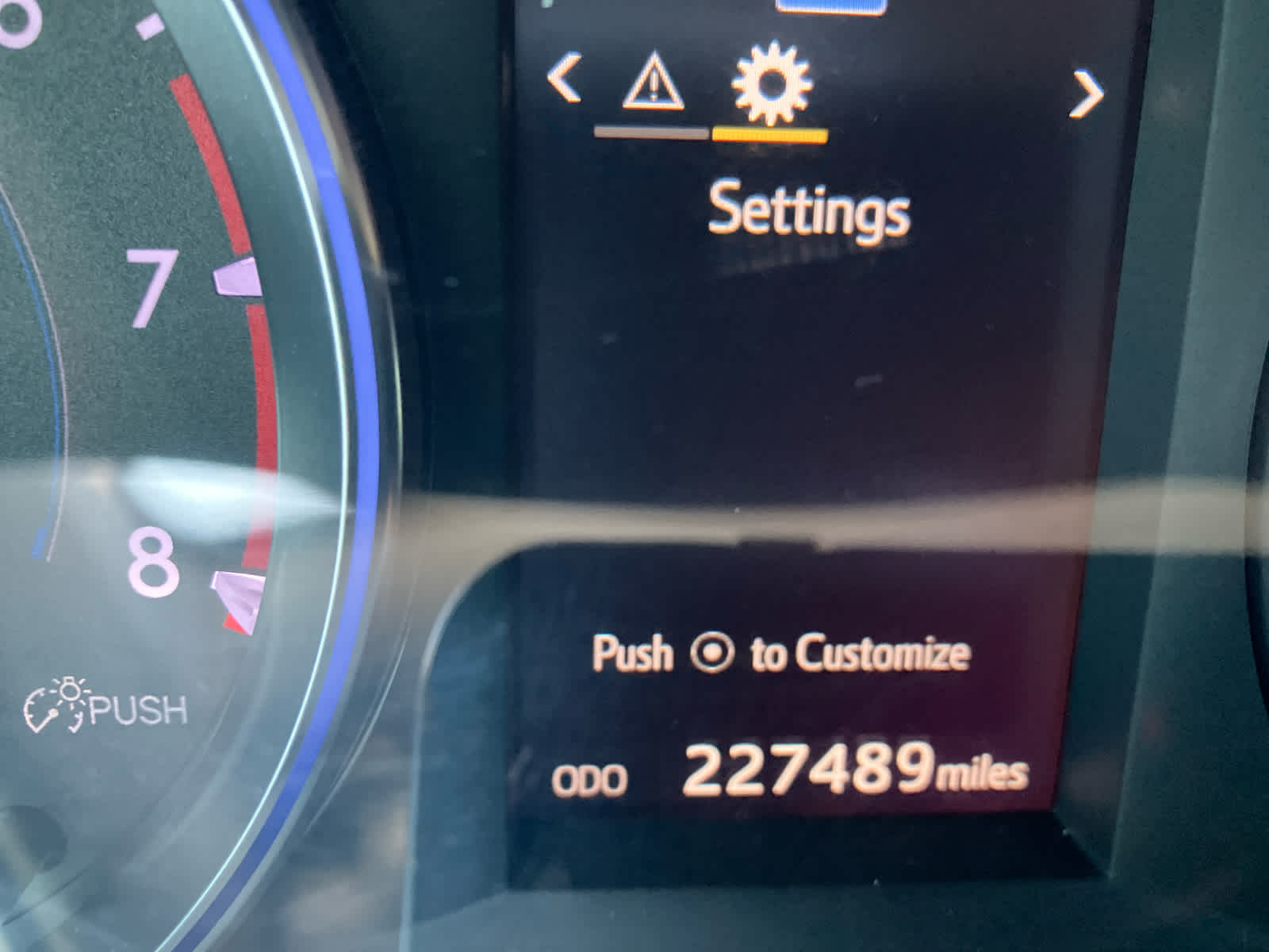 2016 Toyota Highlander photo 16 of 35