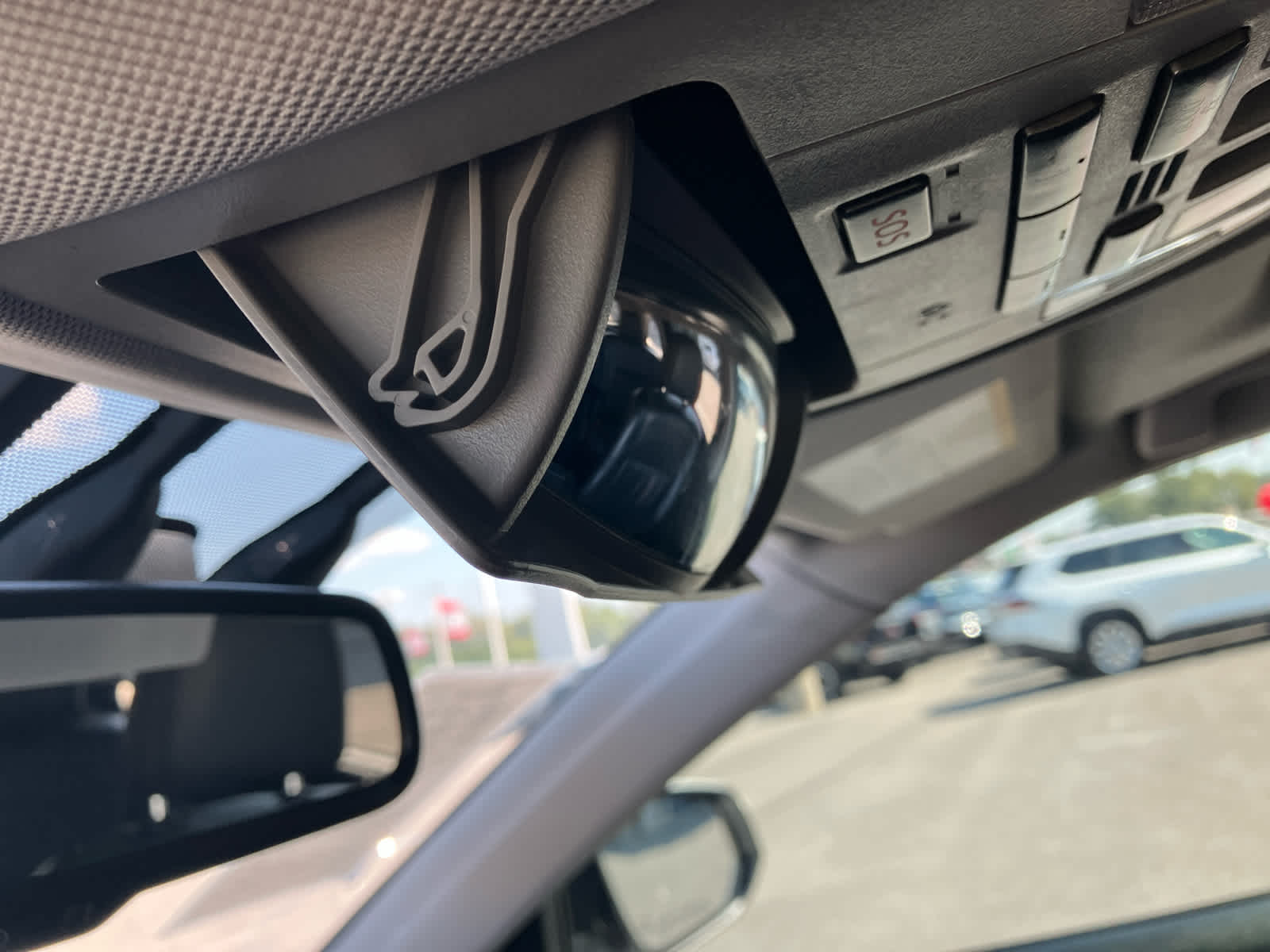 2016 Toyota Highlander photo 21 of 35