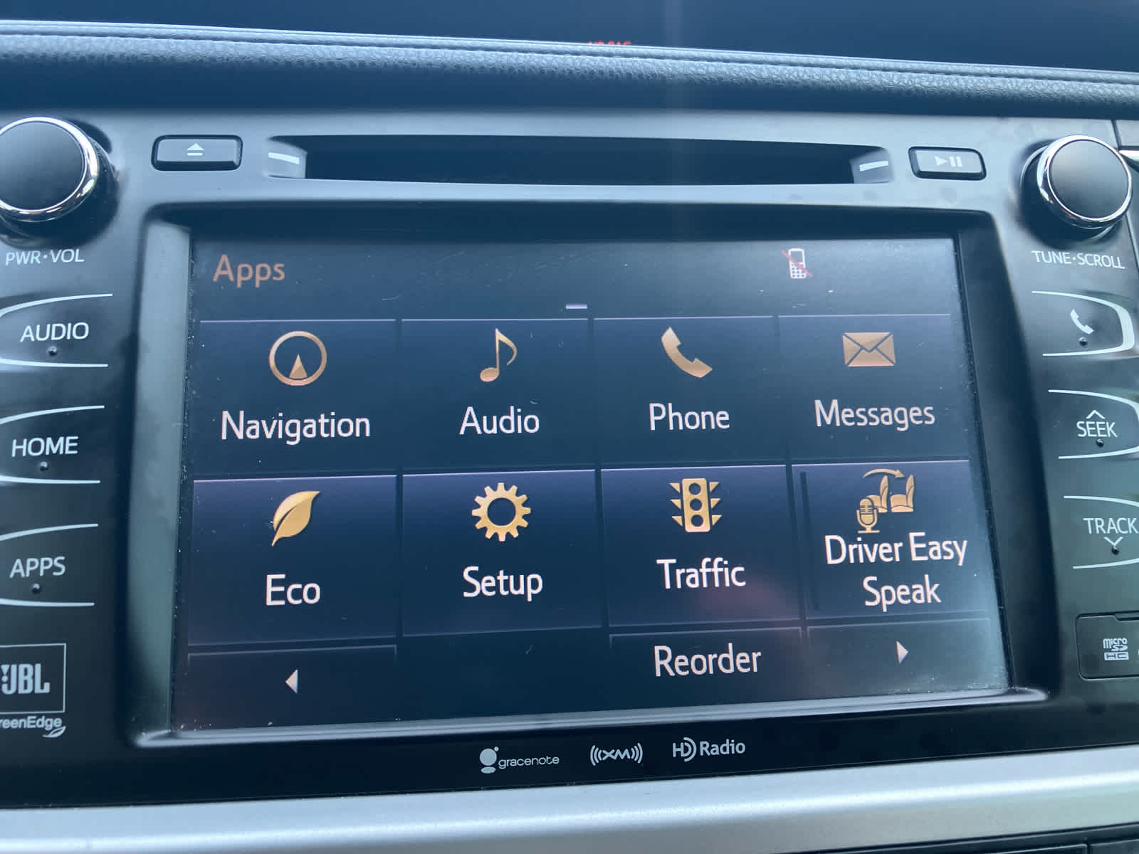 2016 Toyota Highlander photo 24 of 35