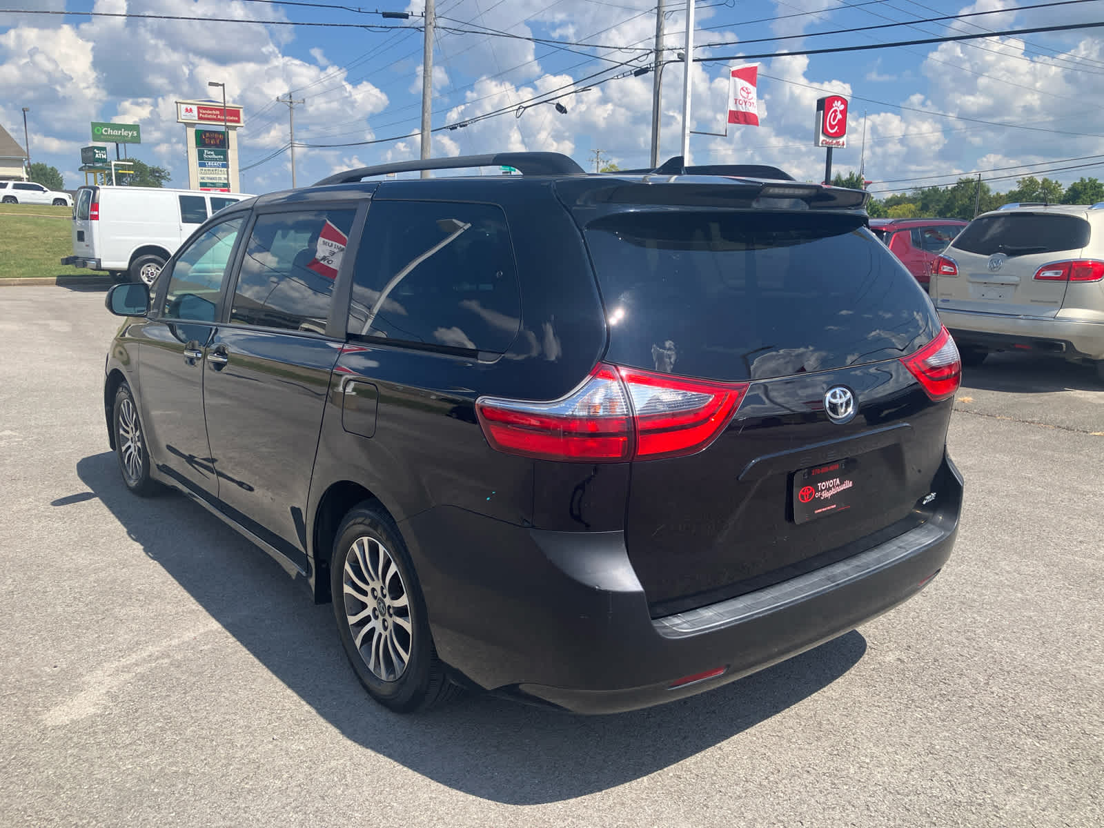 2020 Toyota Sienna photo 5 of 31