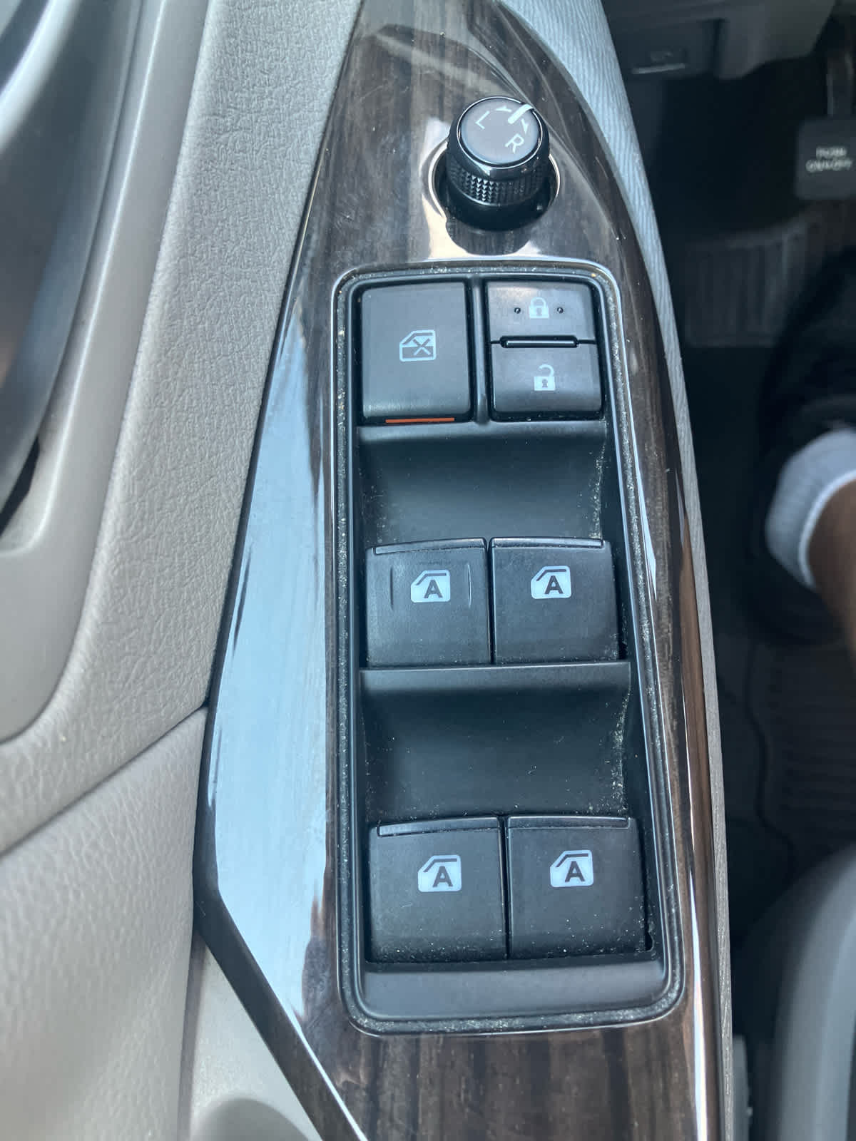 2020 Toyota Sienna photo 12 of 31