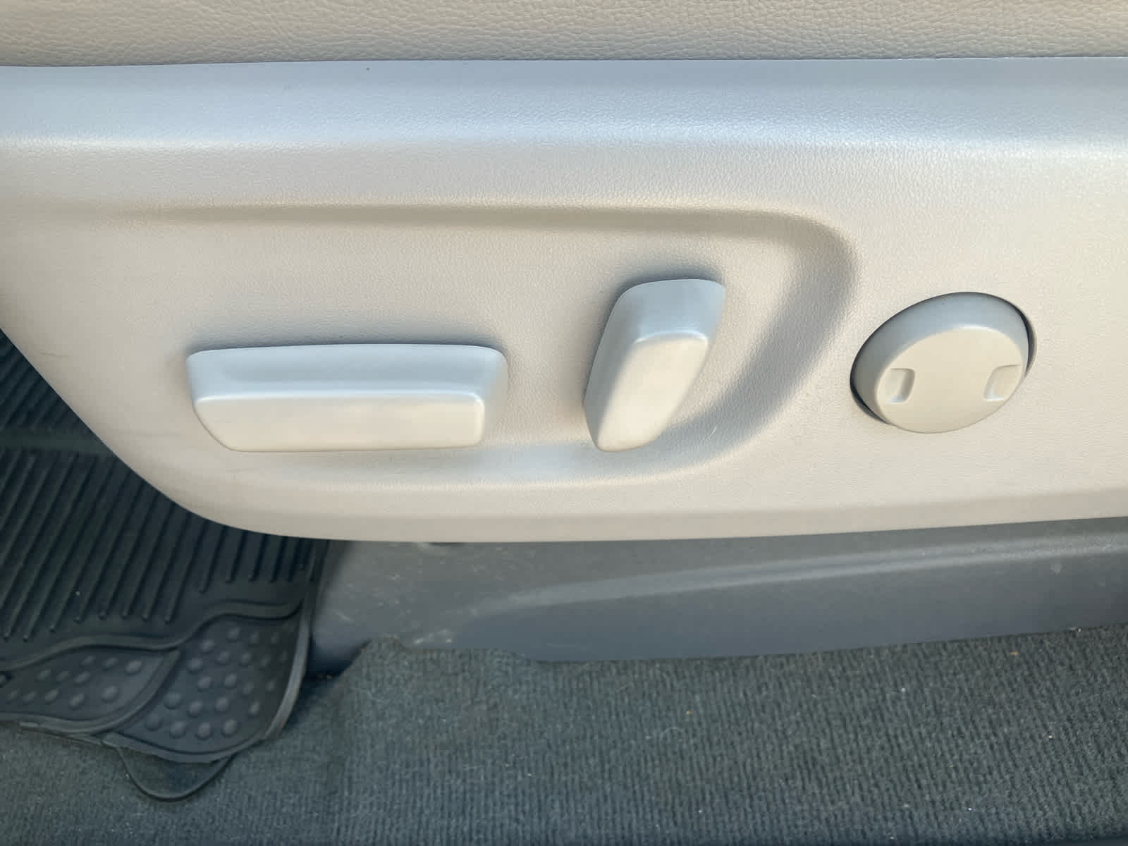 2020 Toyota Sienna photo 11 of 31