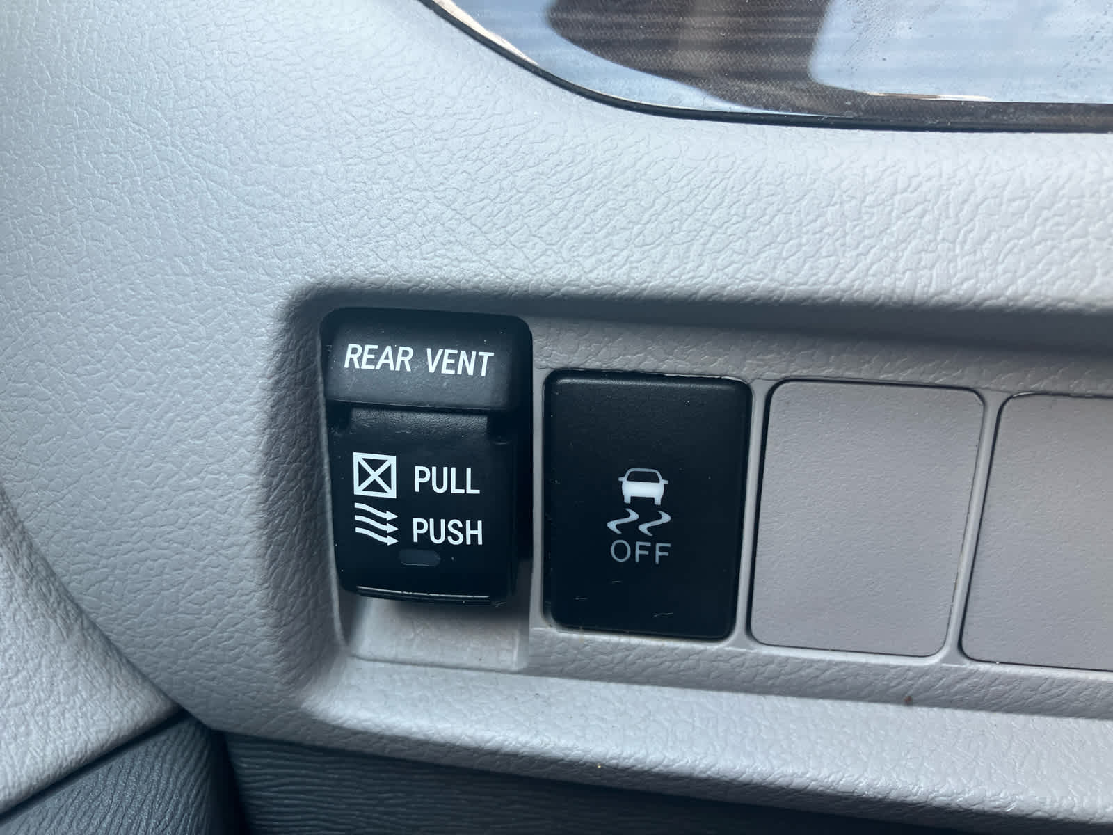 2020 Toyota Sienna photo 13 of 31