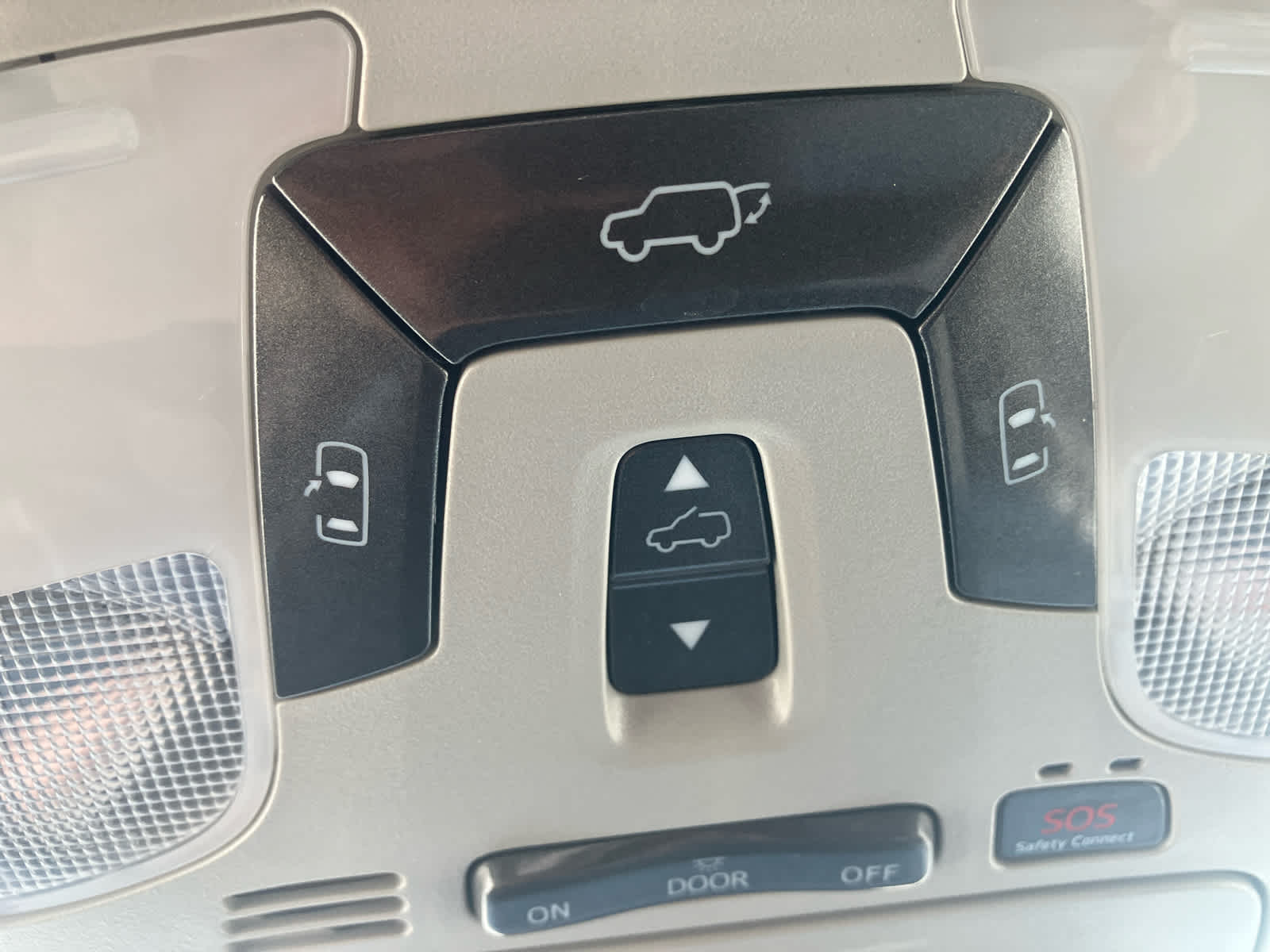2020 Toyota Sienna photo 20 of 31