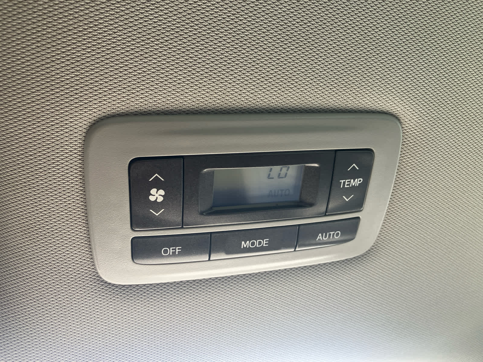2020 Toyota Sienna photo 29 of 31