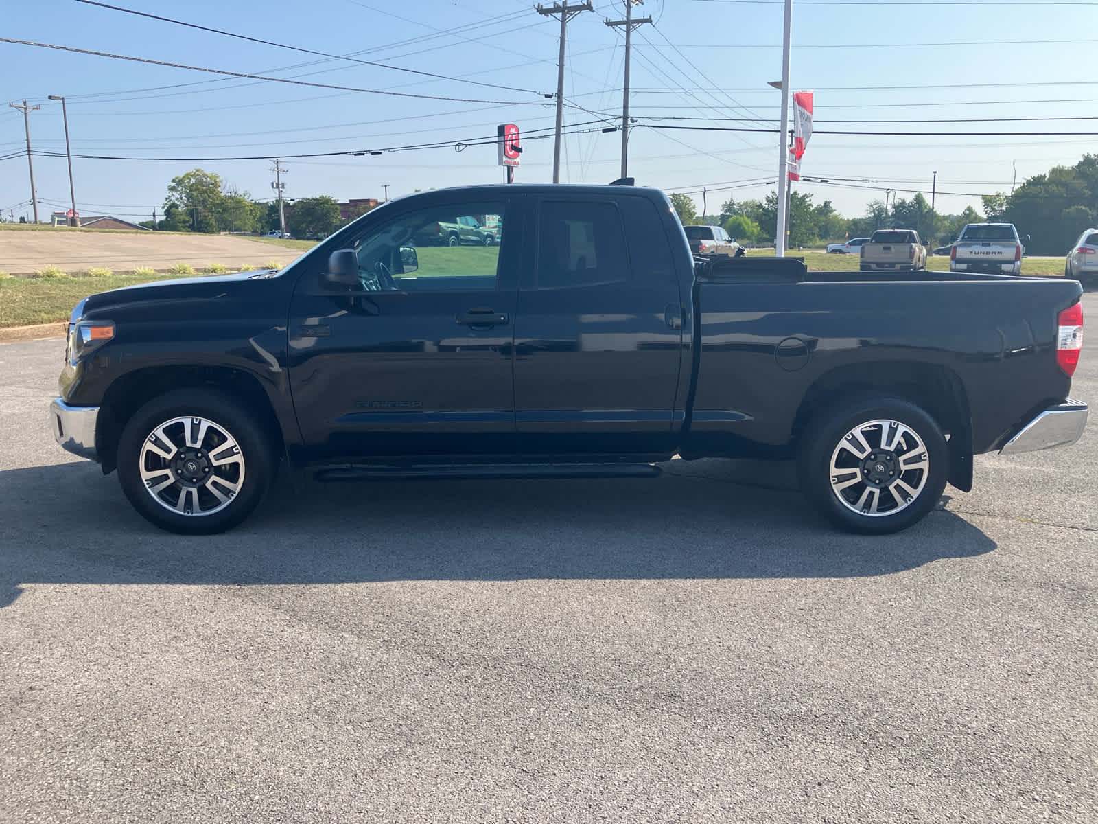 2021 Toyota Tundra photo 6 of 32