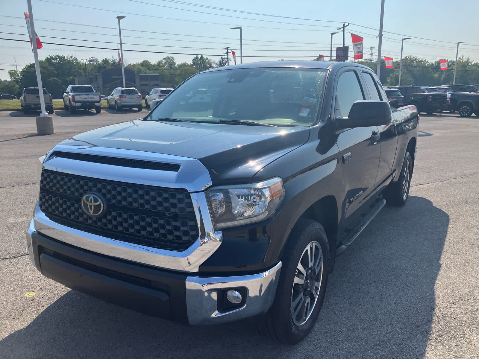 2021 Toyota Tundra photo 5 of 32