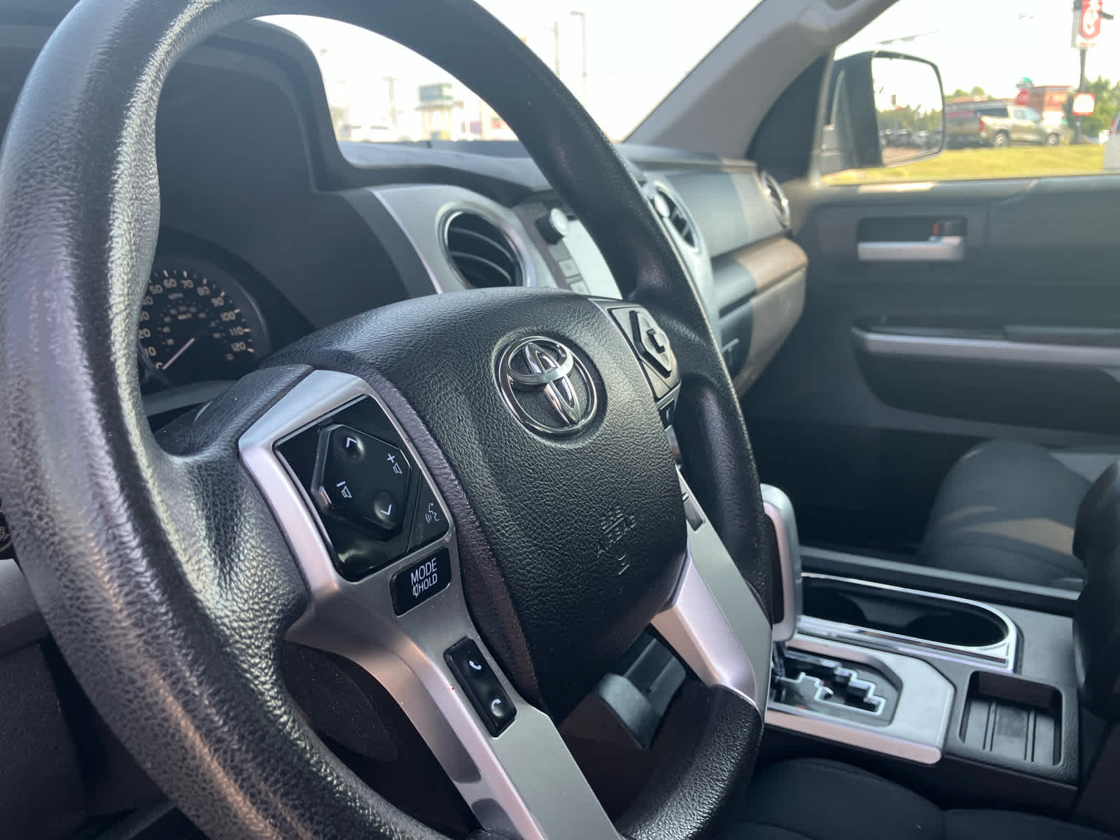 2021 Toyota Tundra photo 11 of 32