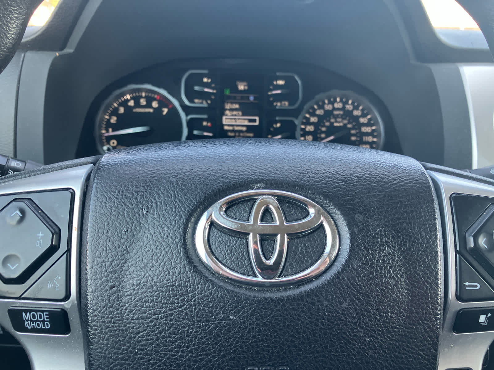 2021 Toyota Tundra photo 17 of 32