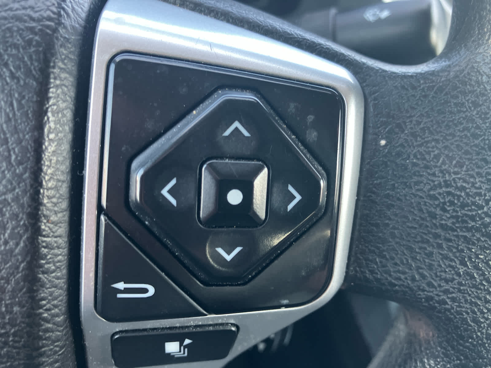 2021 Toyota Tundra photo 21 of 32