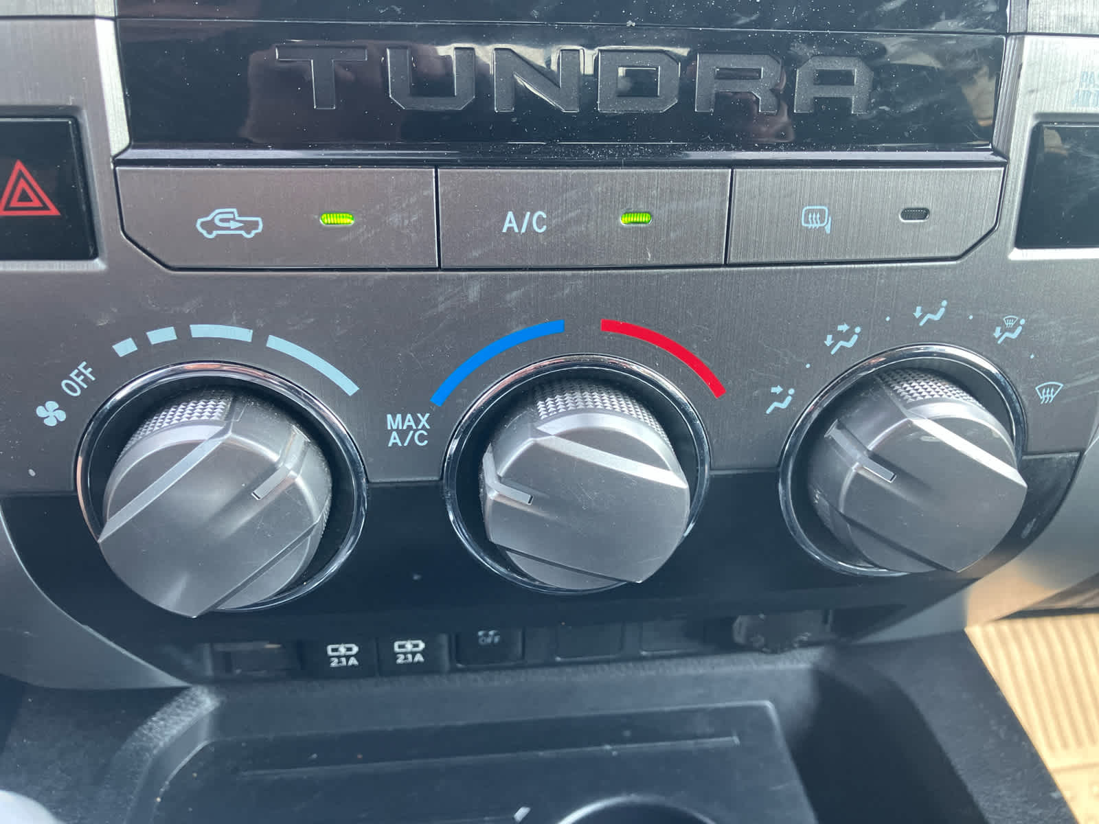 2021 Toyota Tundra photo 26 of 32