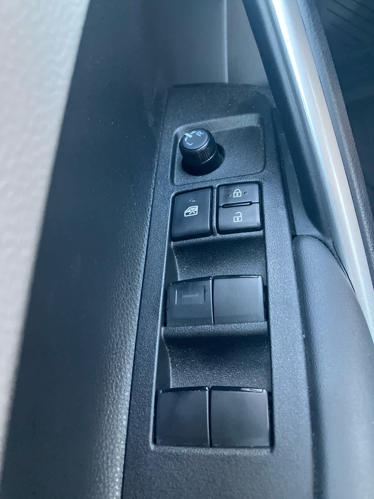 2026 Toyota Corolla Cross photo 14 of 31