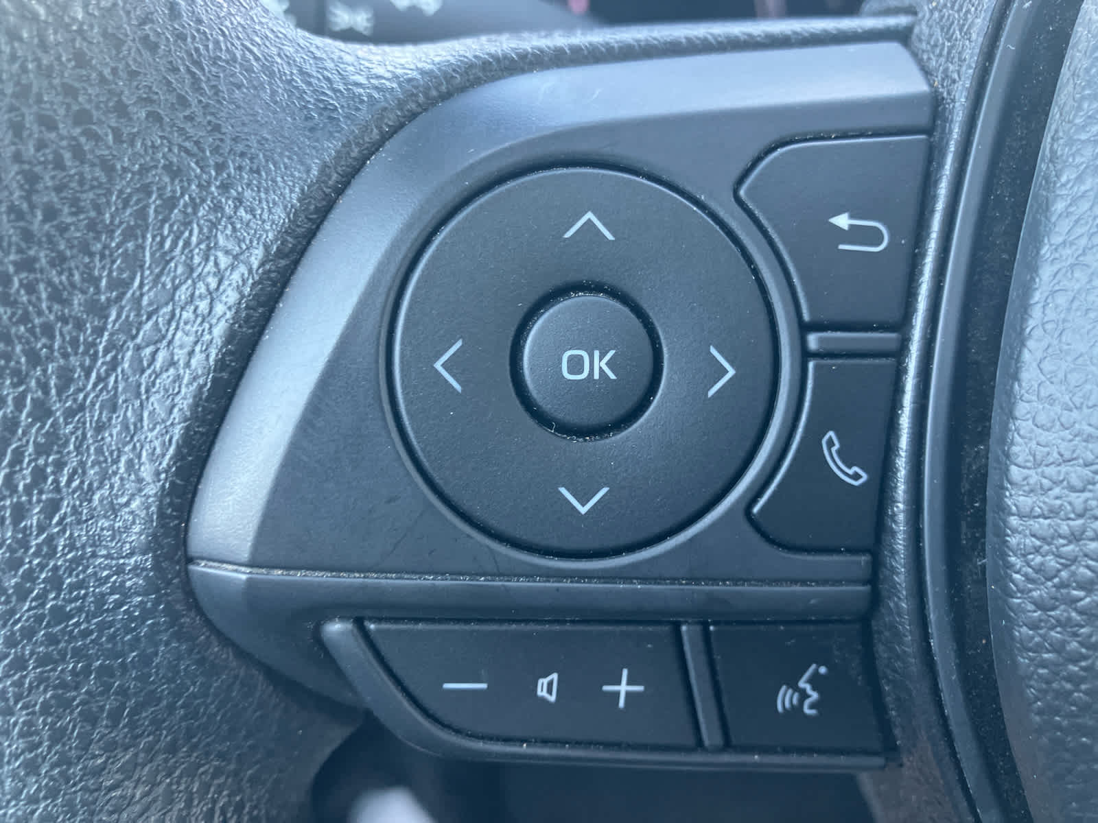 2026 Toyota Corolla Cross photo 18 of 31
