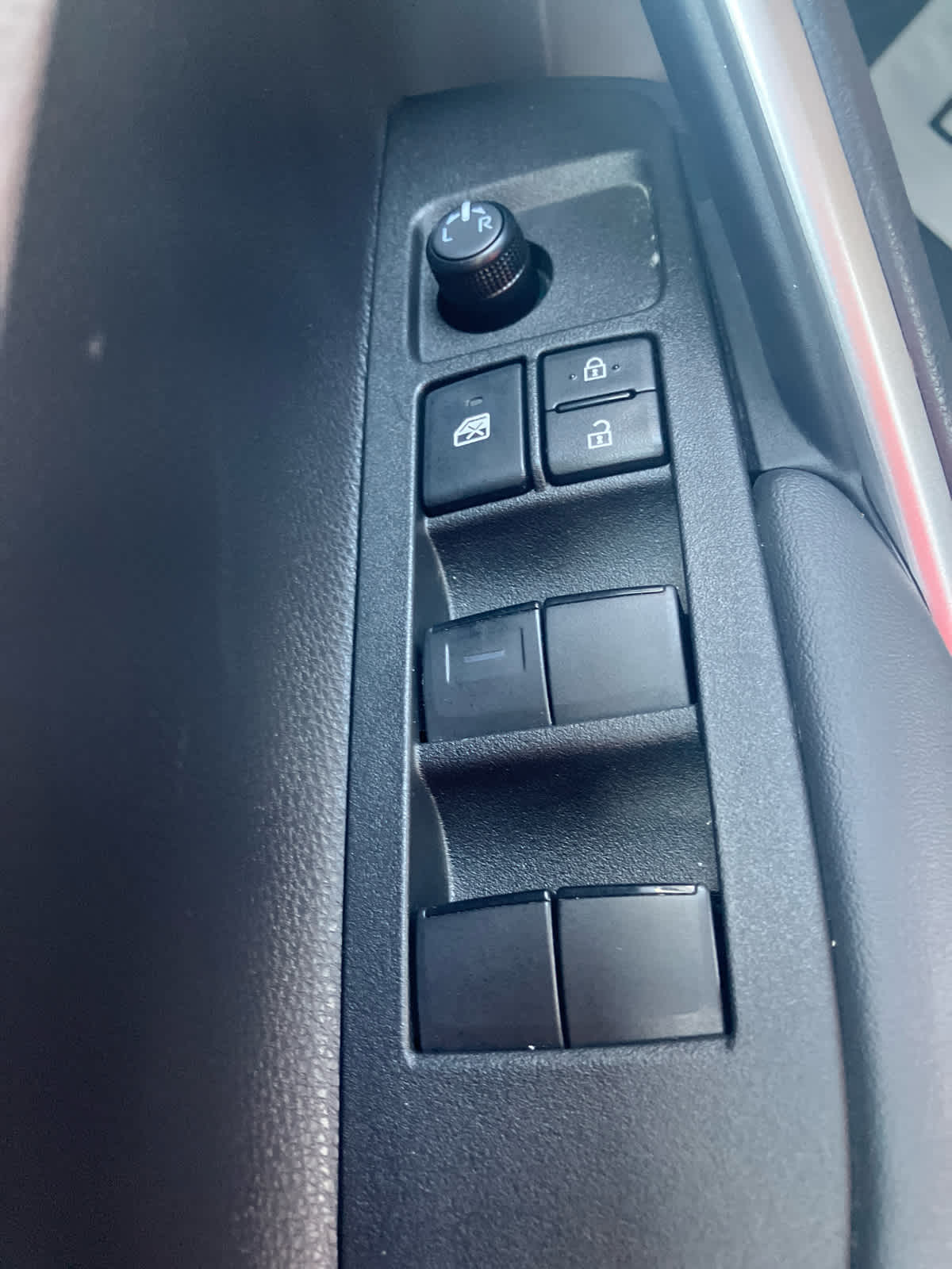 2026 Toyota Corolla Cross photo 15 of 32