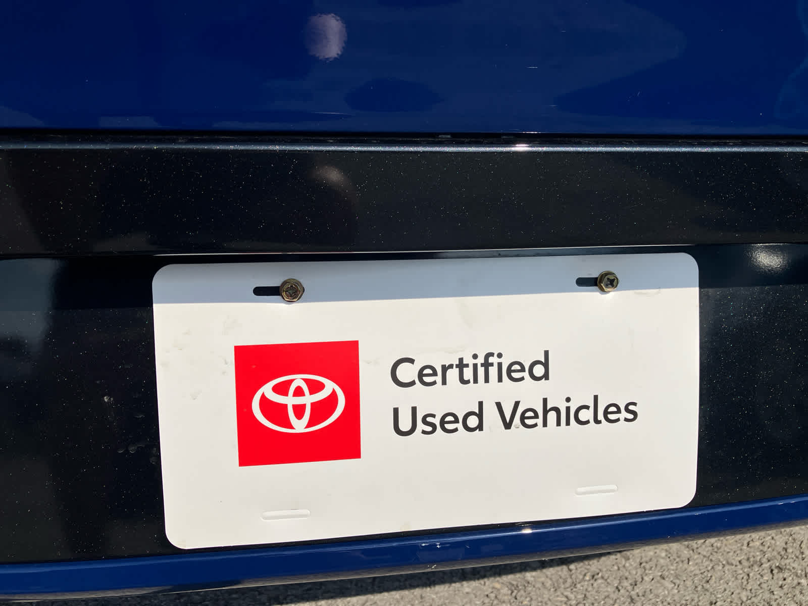 2026 Toyota Prius photo 2 of 33