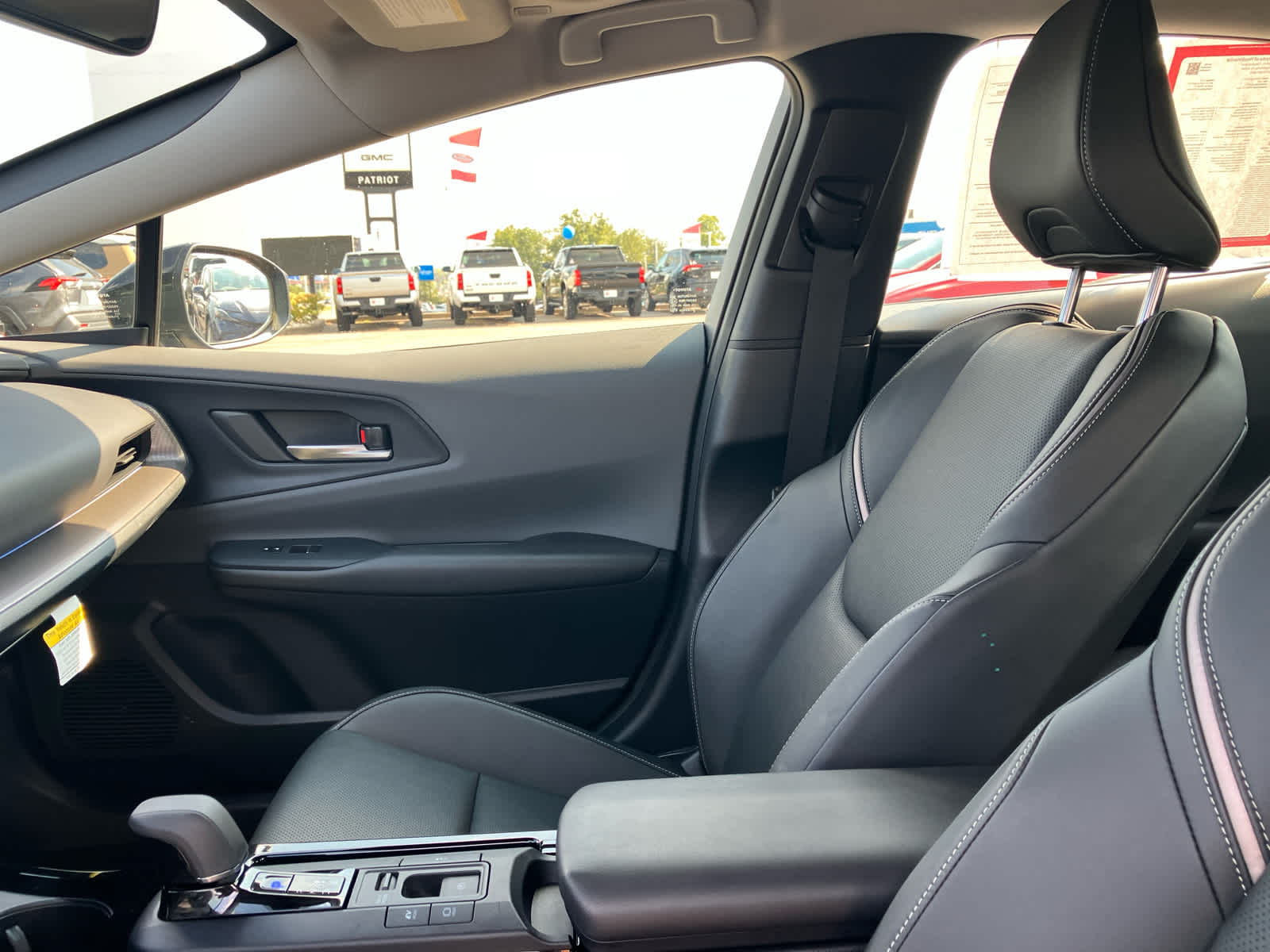 2026 Toyota Prius photo 12 of 33