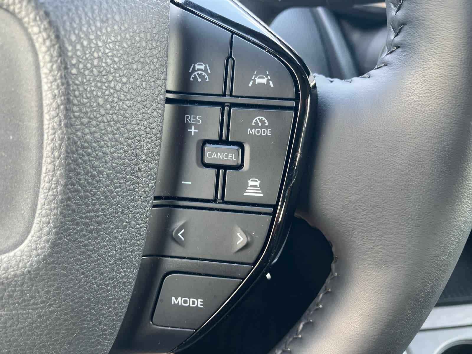 2026 Toyota Prius photo 19 of 33