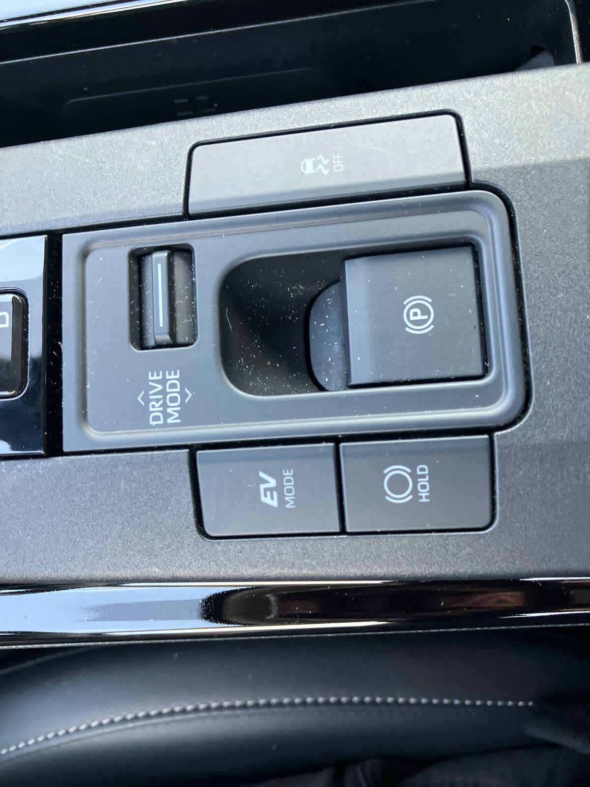 2026 Toyota Prius photo 28 of 33