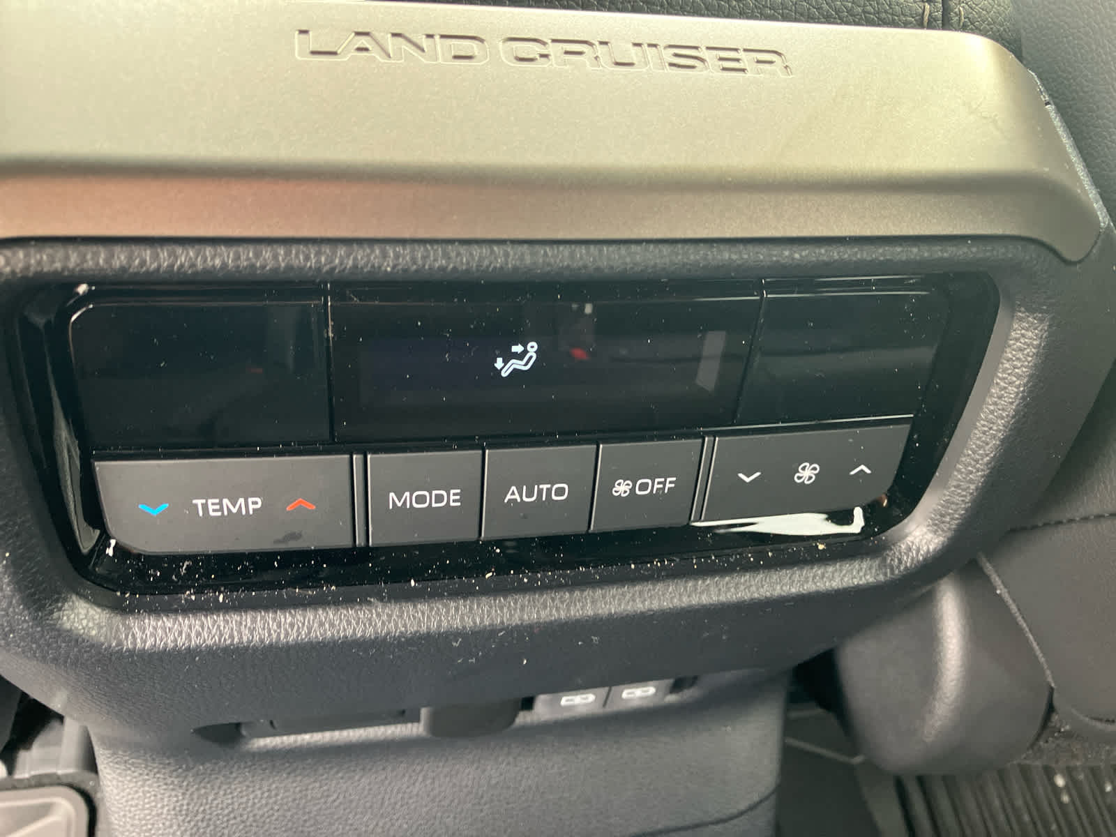 2026 Toyota Land Cruiser photo 39 of 42