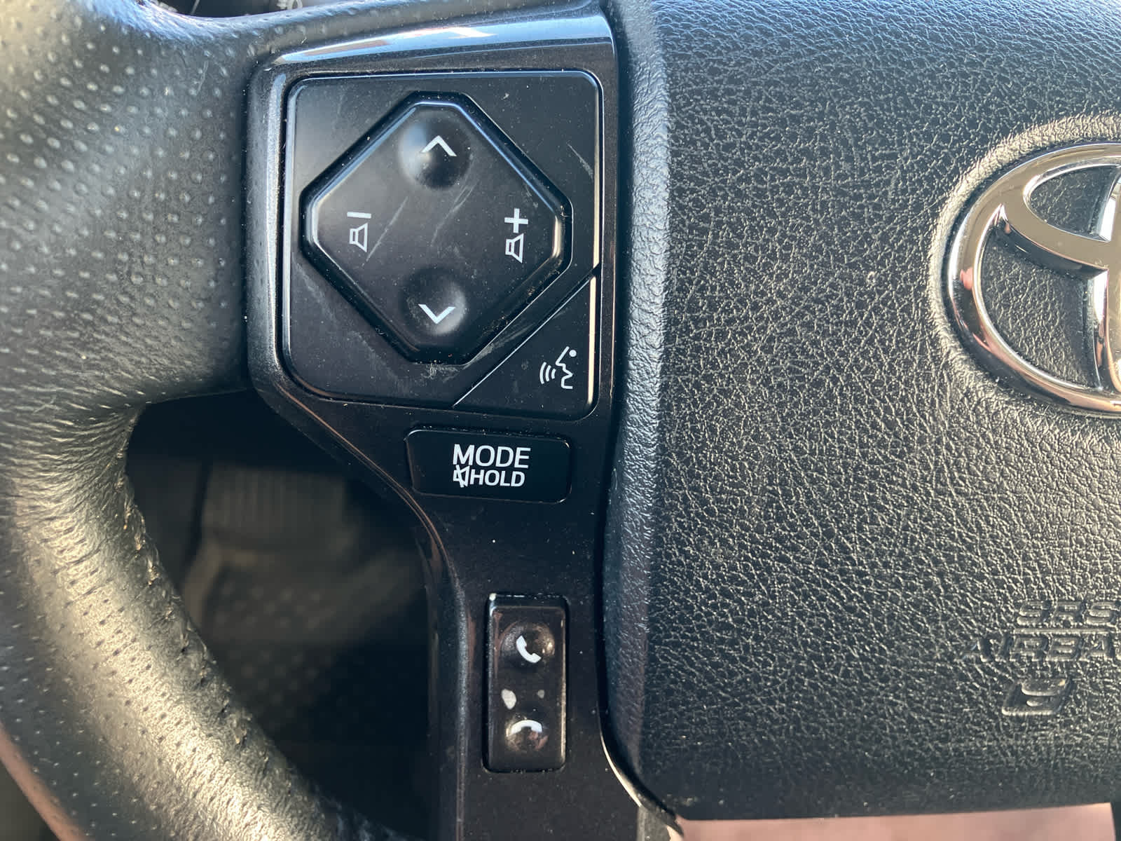 2022 Toyota 4Runner photo 17 of 36