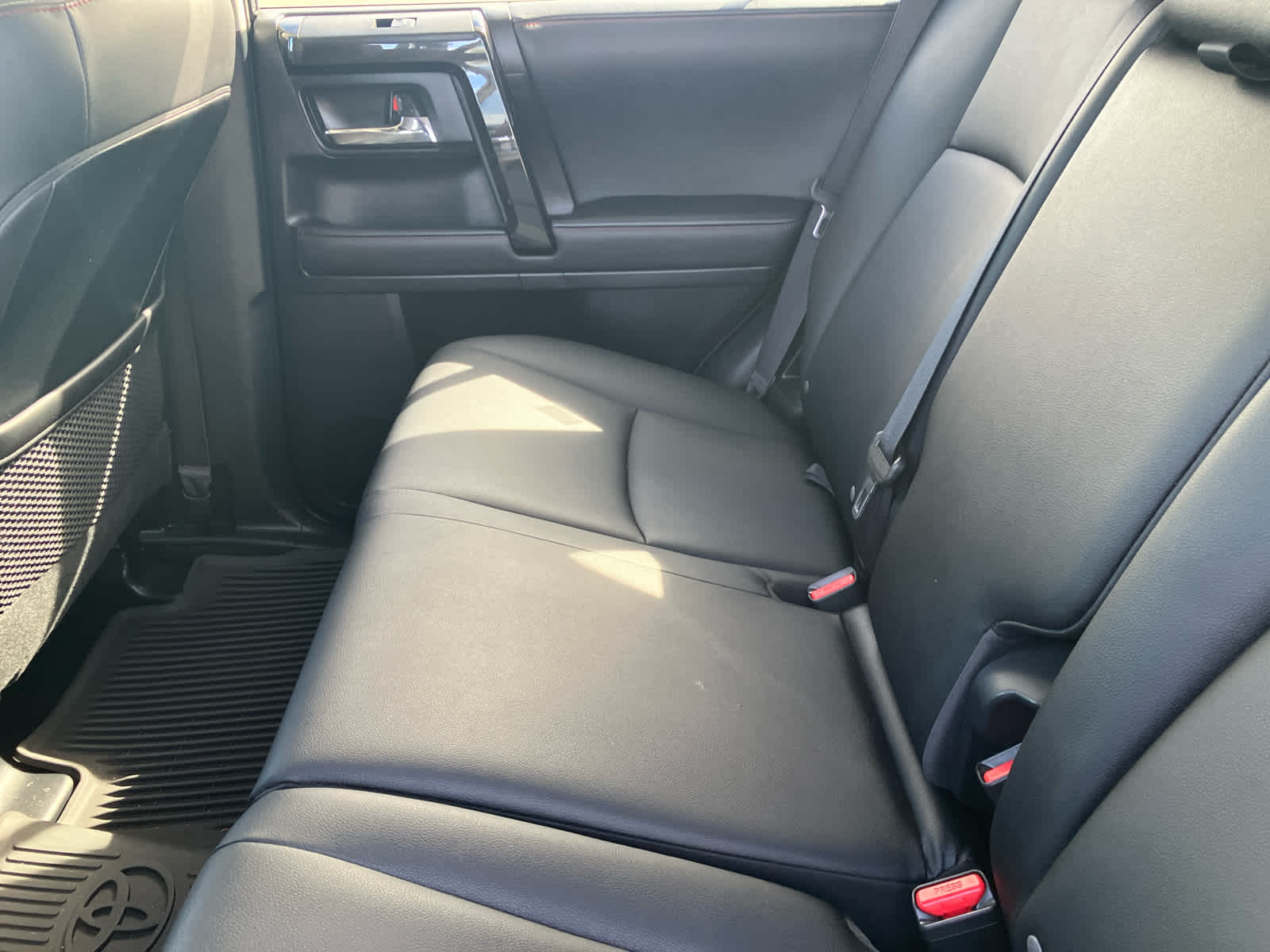 2022 Toyota 4Runner photo 35 of 36