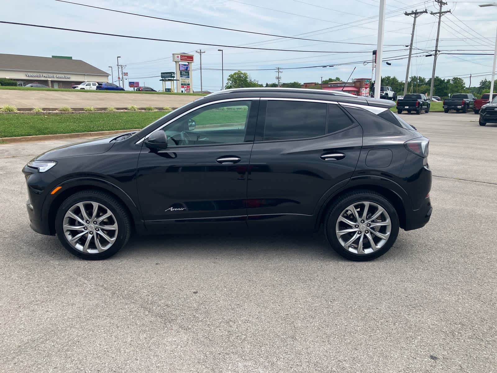 2025 Buick Encore GX photo 4 of 36