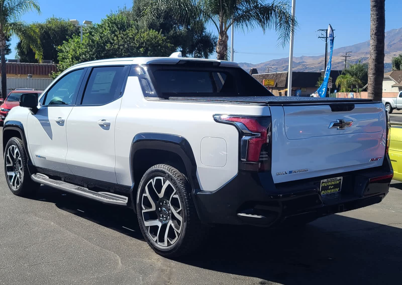 2024 Chevrolet Silverado EV RST e4WD Crew Cab 8