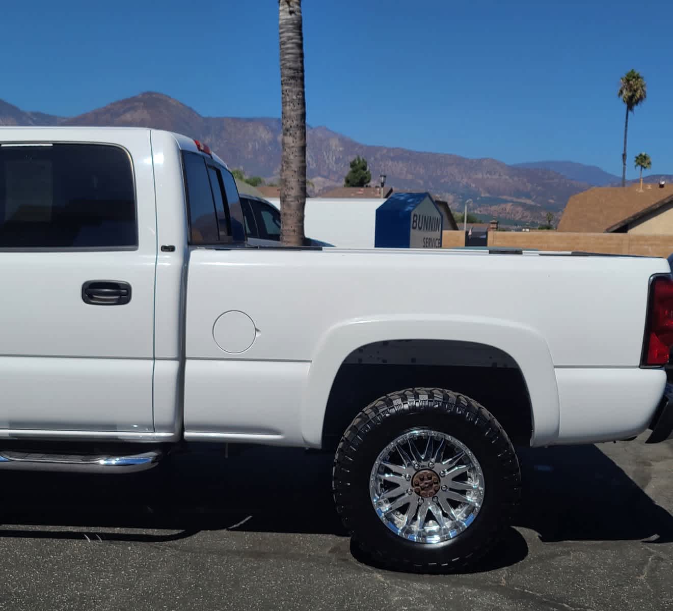 2006 Chevrolet Silverado 2500HD LT3 Crew Cab 153 WB 2WD 24