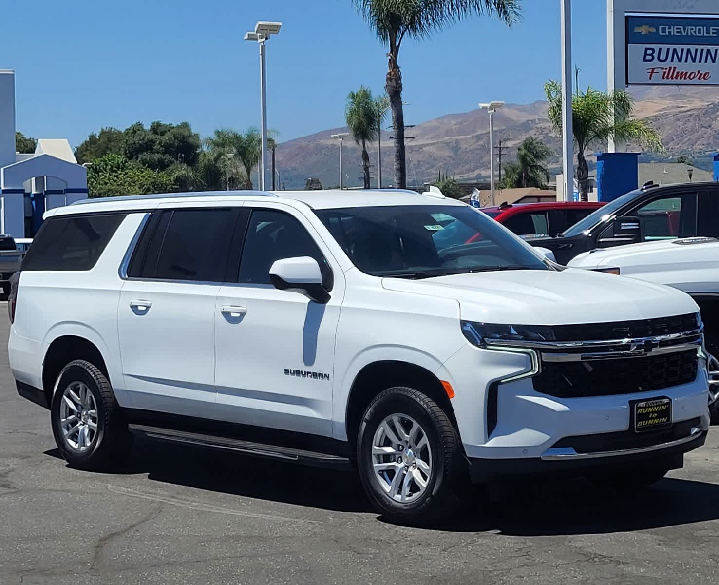 2024 Chevrolet Suburban LS 3