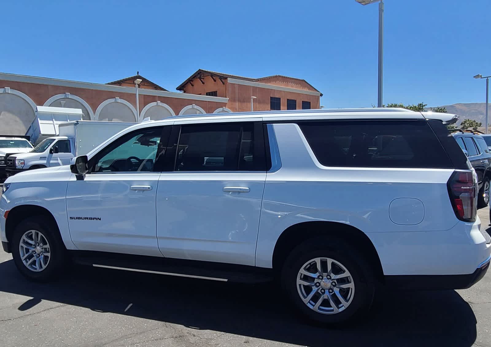 2024 Chevrolet Suburban LS 6