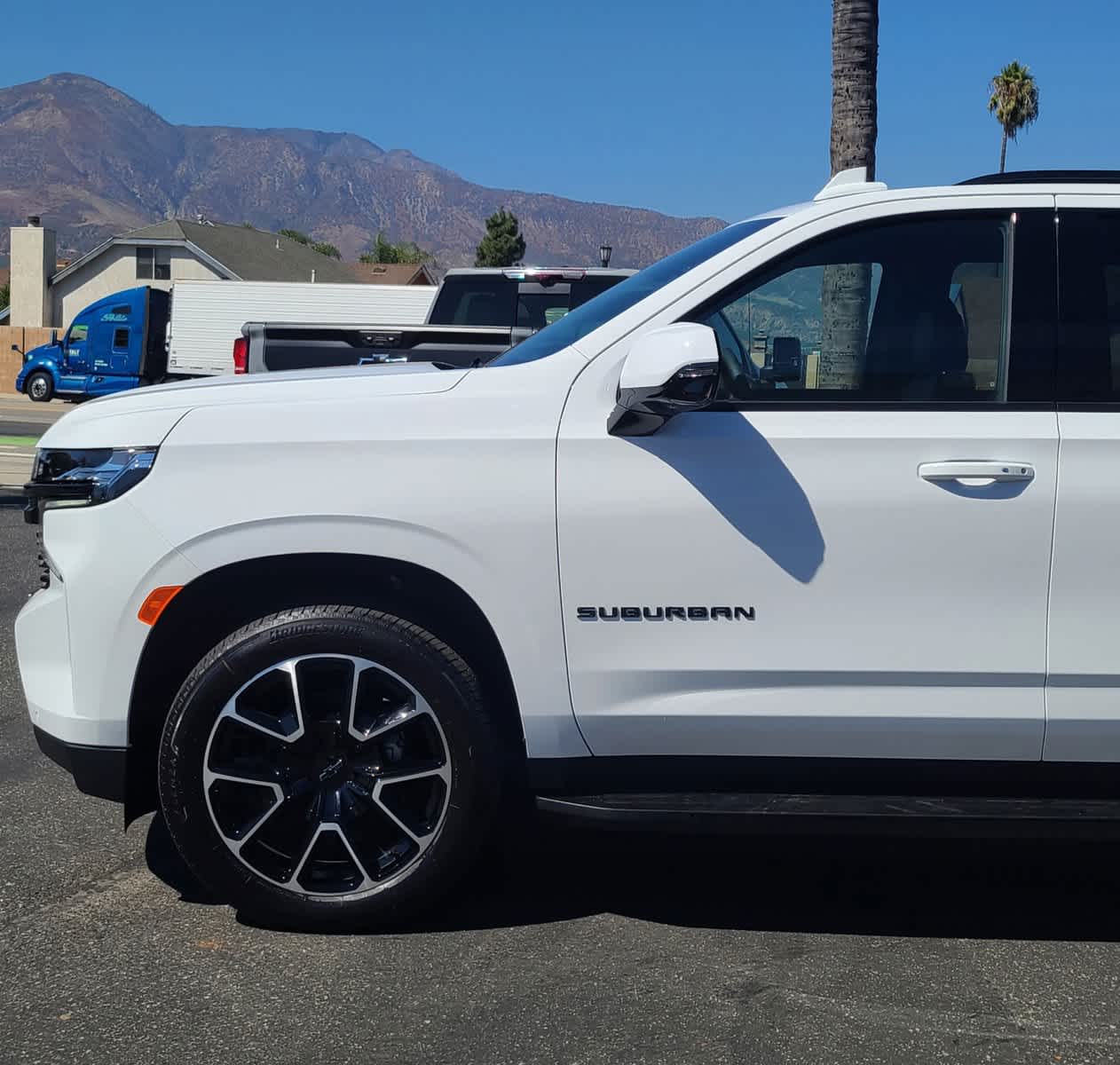 2024 Chevrolet Suburban RST 29