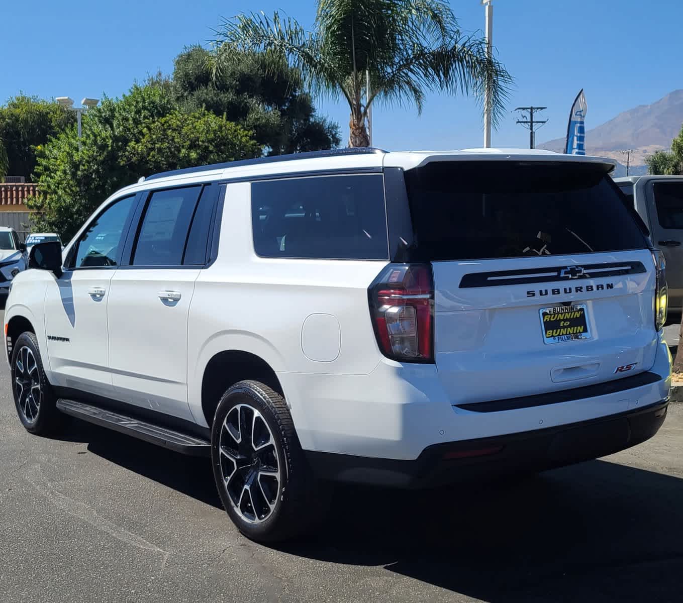 2024 Chevrolet Suburban RST 7