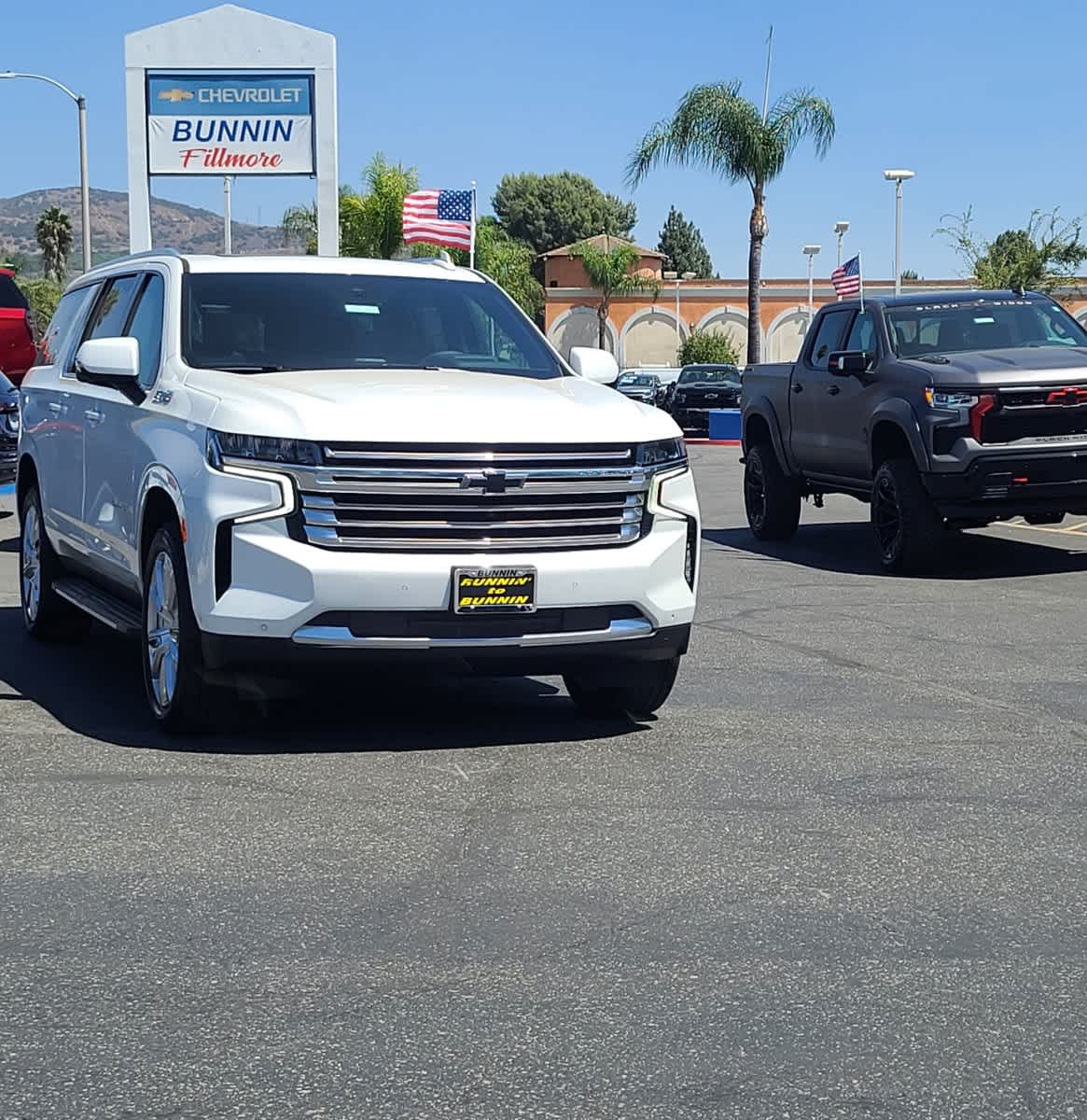 2024 Chevrolet Suburban High Country 2