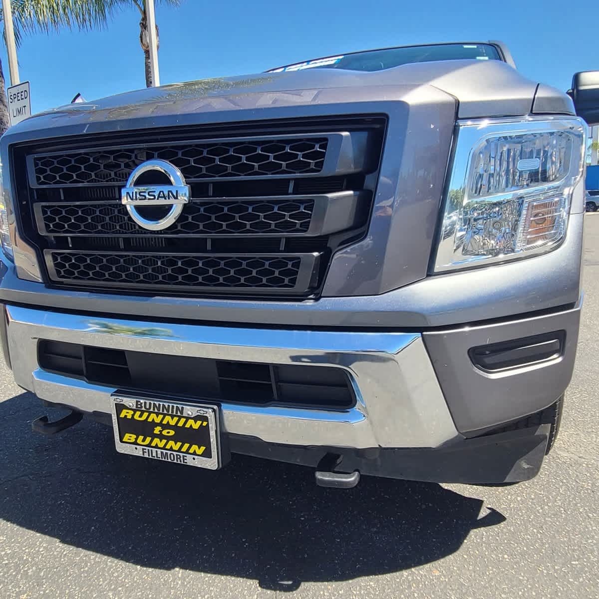 2022 Nissan Titan XD SV 4x4 Crew Cab 25