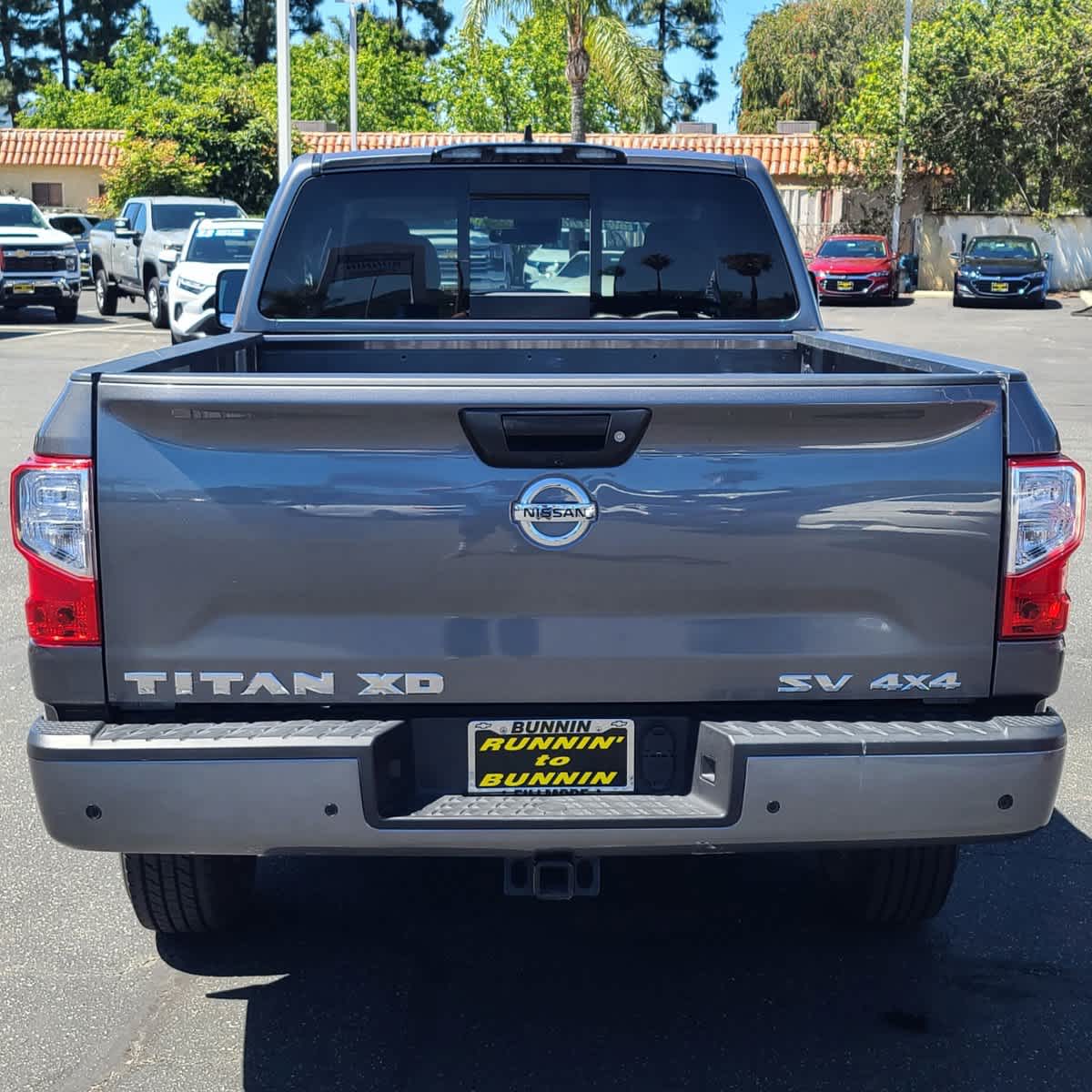 2022 Nissan Titan XD SV 4x4 Crew Cab 8