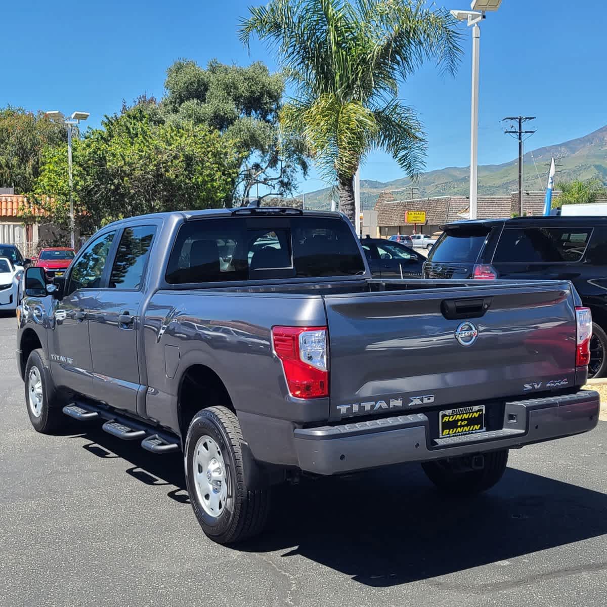 2022 Nissan Titan XD SV 4x4 Crew Cab 7