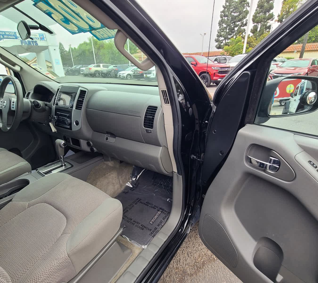 2016 Nissan Frontier SV 2WD Crew Cab SWB Auto 15