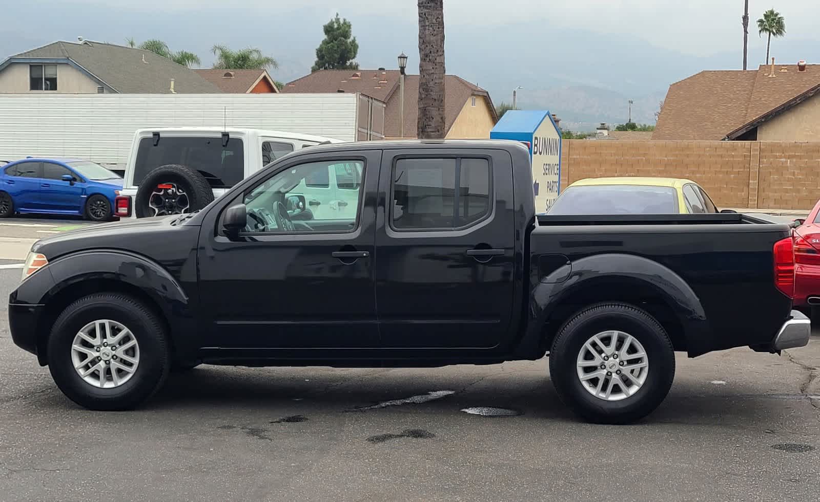 2016 Nissan Frontier SV 2WD Crew Cab SWB Auto 6