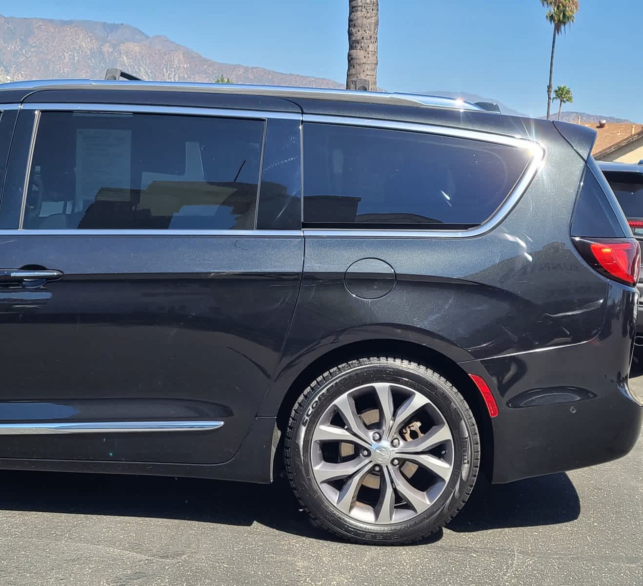 2018 Chrysler Pacifica Limited 8