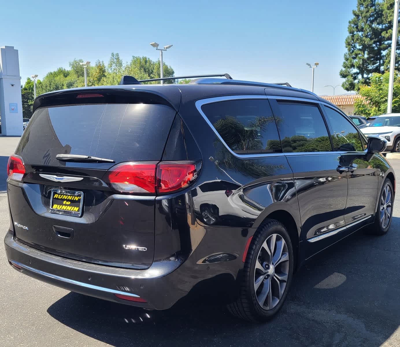 2018 Chrysler Pacifica Limited 11