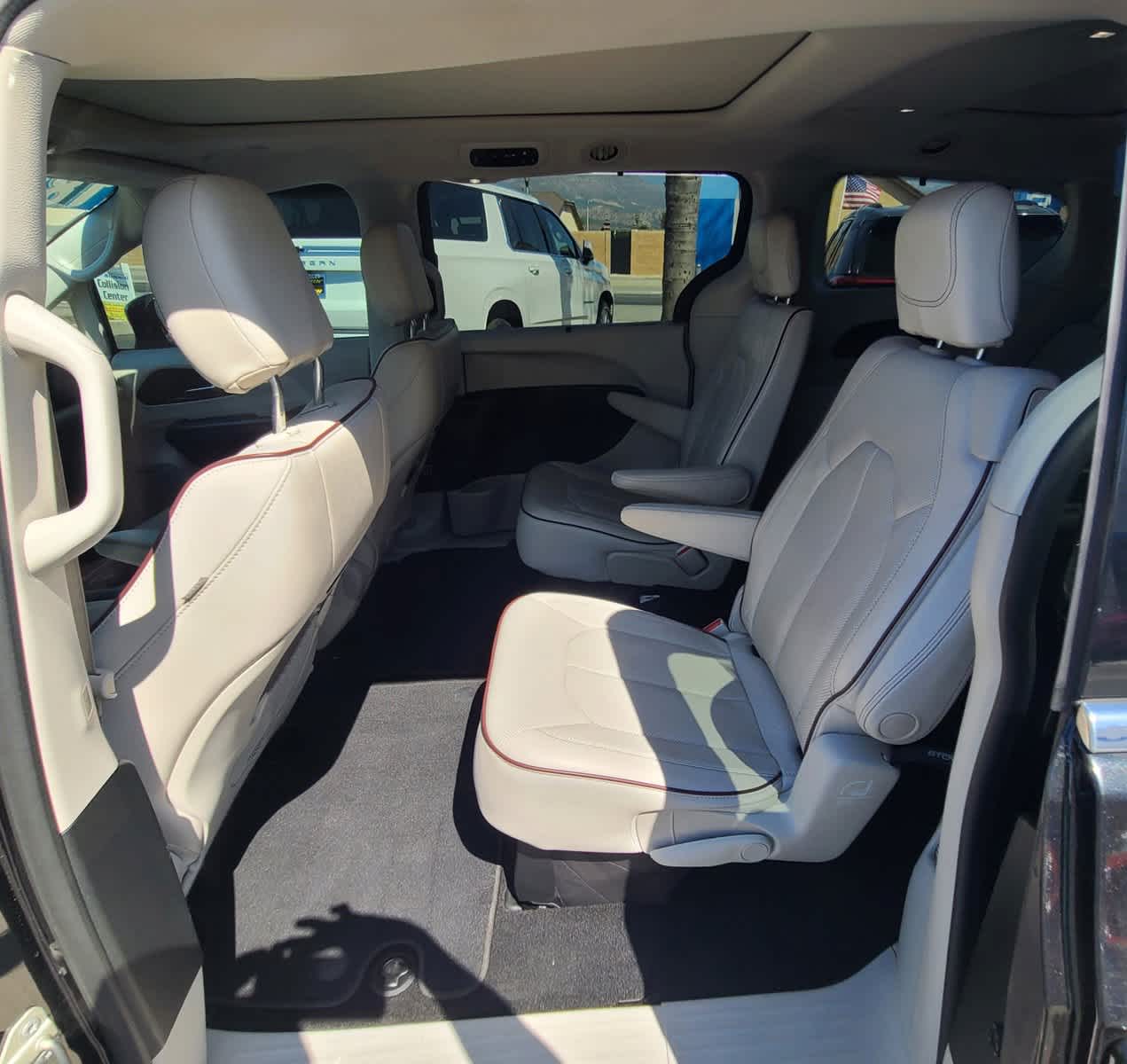 2018 Chrysler Pacifica Limited 33