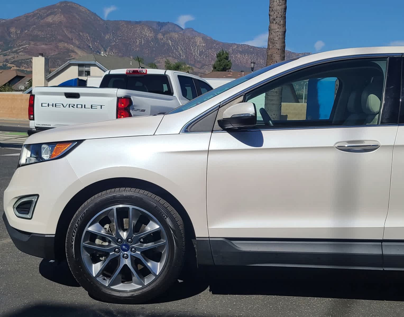 2017 Ford Edge Titanium 29